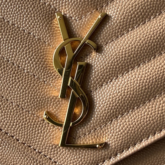 NWT, Saint Laurent Monogram Grain de Poudre Clutch Vintage Peach GHW, Ret. $850 - Picture 6 of 10